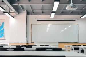 中原工學院召開2025年度第二次意識形態、網絡意識形態分析研判暨網絡安全工作會議