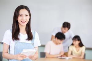 高中生能上安徽新華學(xué)院科技學(xué)院嗎？