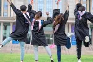 西南林業(yè)大學外國語學院航空服務專業(yè)值得去嗎？