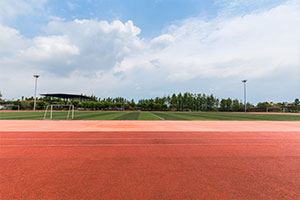 北京新府學(xué)外國(guó)語(yǔ)學(xué)校(國(guó)內(nèi)班)老師抓的嚴(yán)嗎？學(xué)習(xí)風(fēng)氣怎么樣？