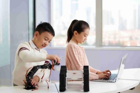 2025年北京市匯賢學(xué)校小學(xué)非京籍入學(xué)條件盤點(diǎn)！非京籍“四證”審核重點(diǎn)解析
